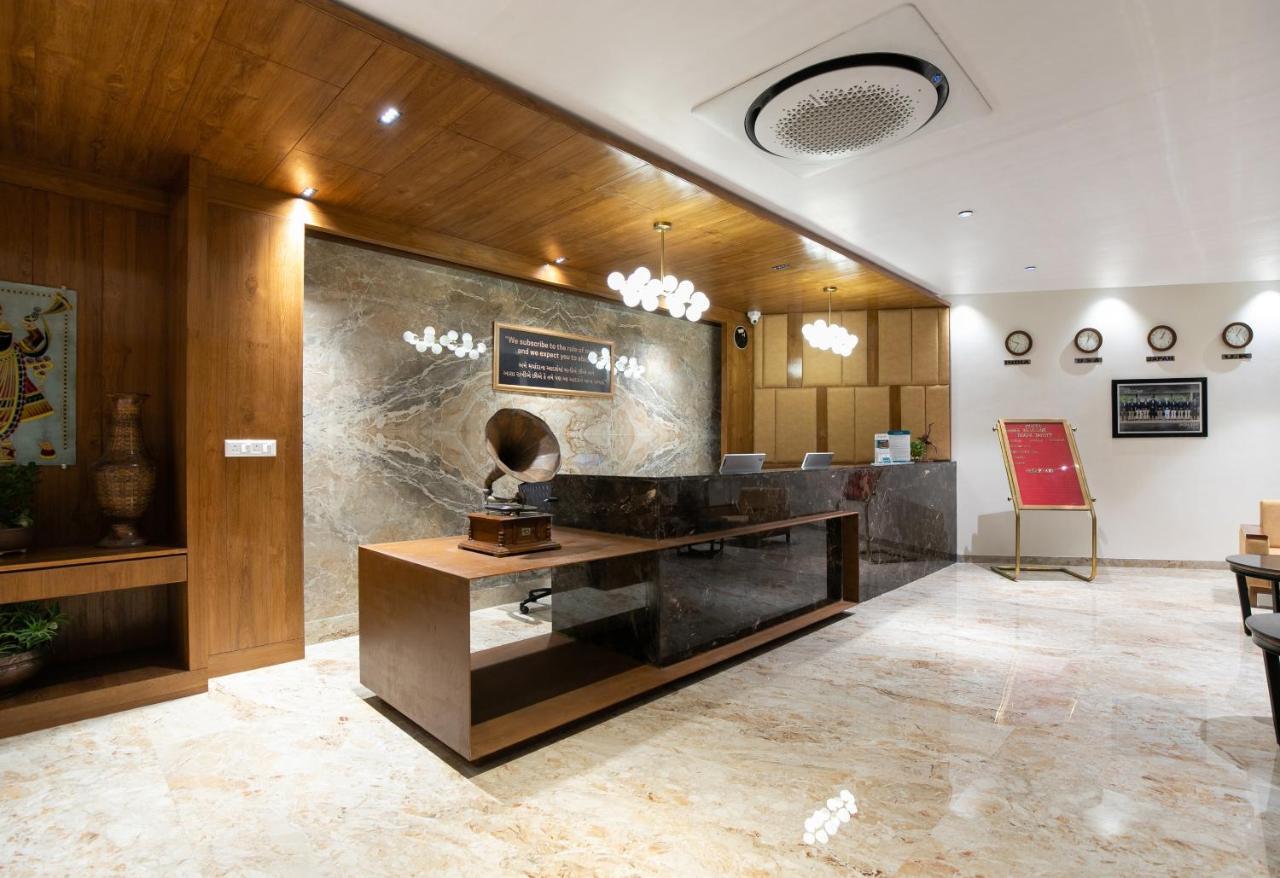 Palette - Hotel Welcome Kadi Exterior photo