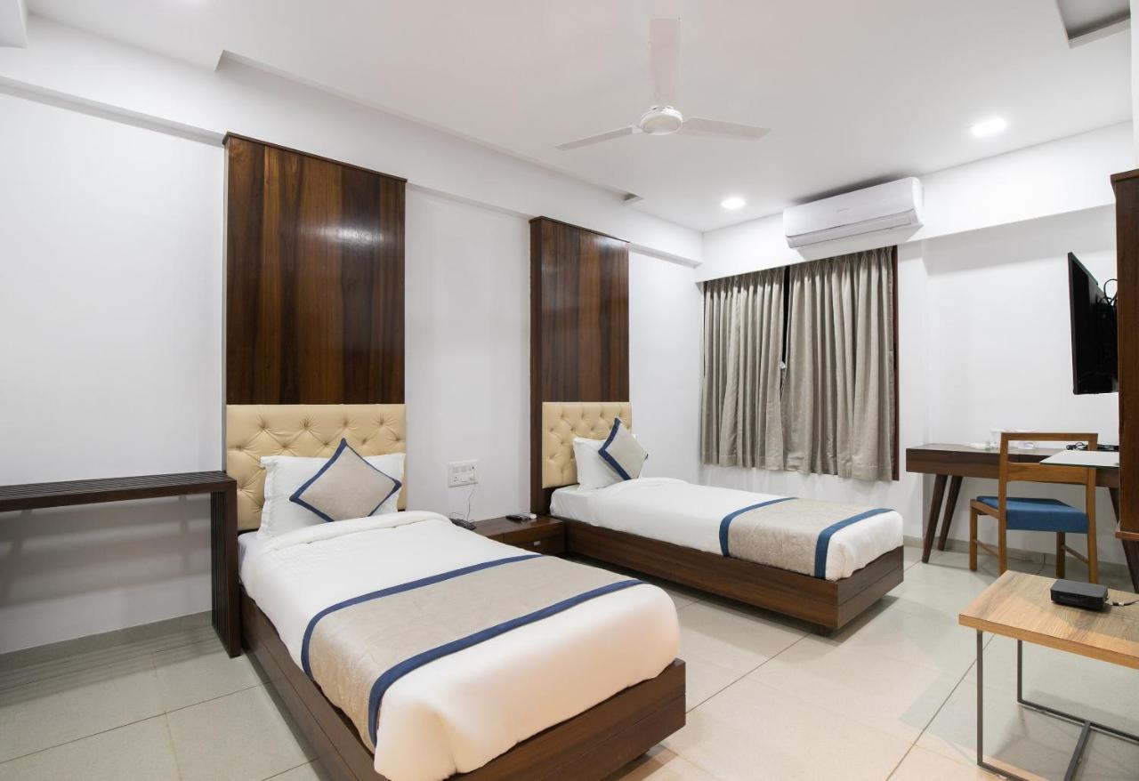 Palette - Hotel Welcome Kadi Exterior photo