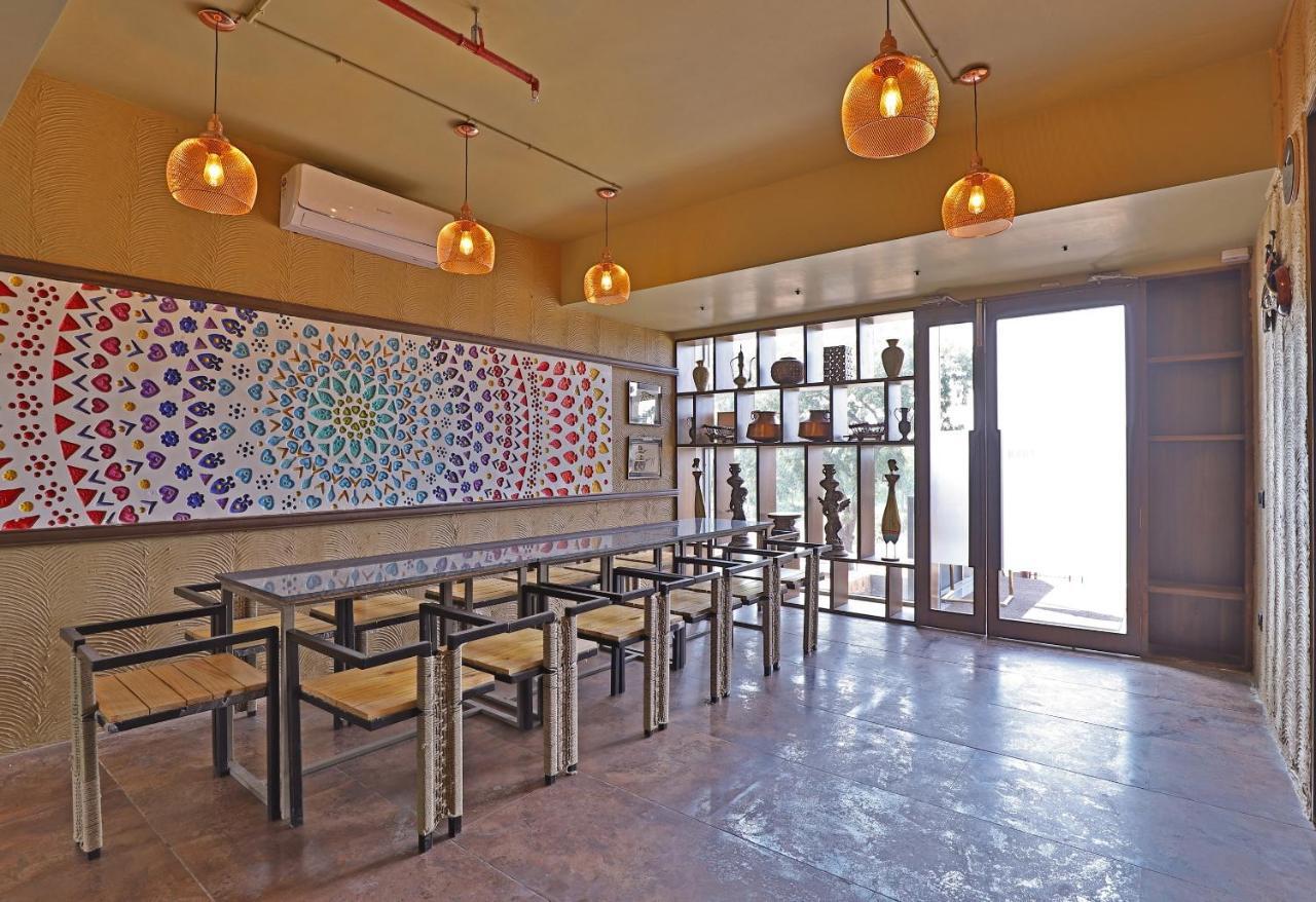 Palette - Hotel Welcome Kadi Exterior photo