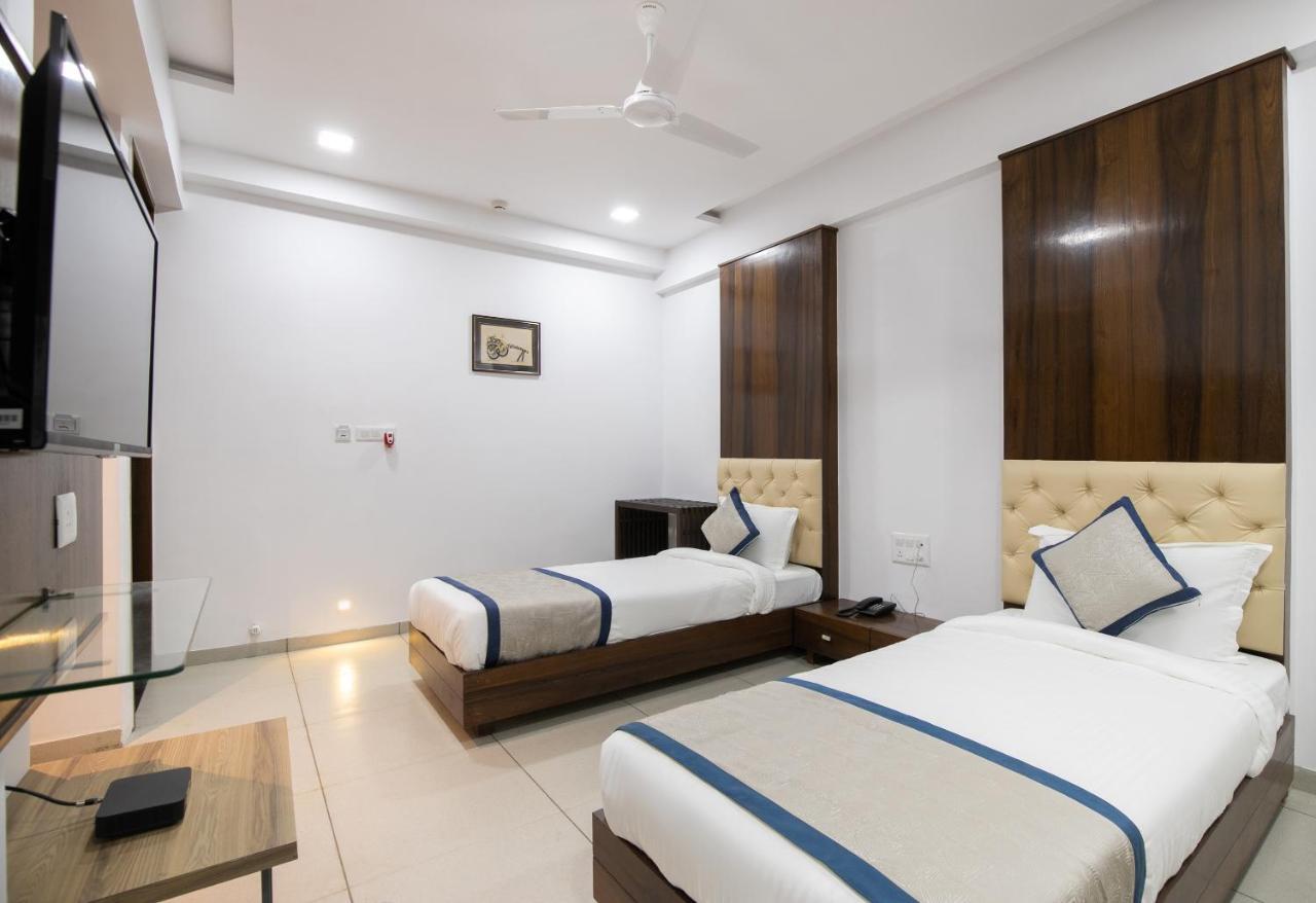 Palette - Hotel Welcome Kadi Exterior photo