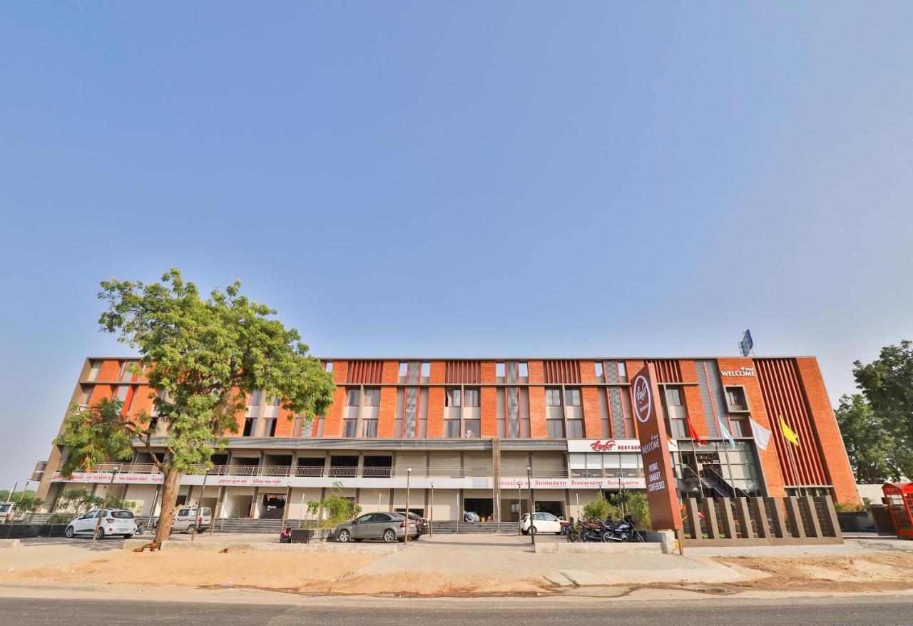 Palette - Hotel Welcome Kadi Exterior photo