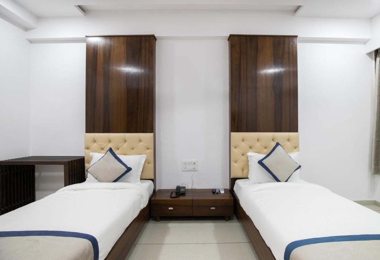 Palette - Hotel Welcome Kadi Exterior photo