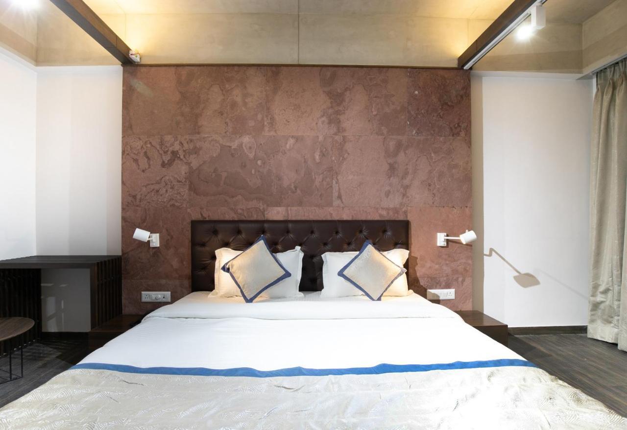 Palette - Hotel Welcome Kadi Exterior photo