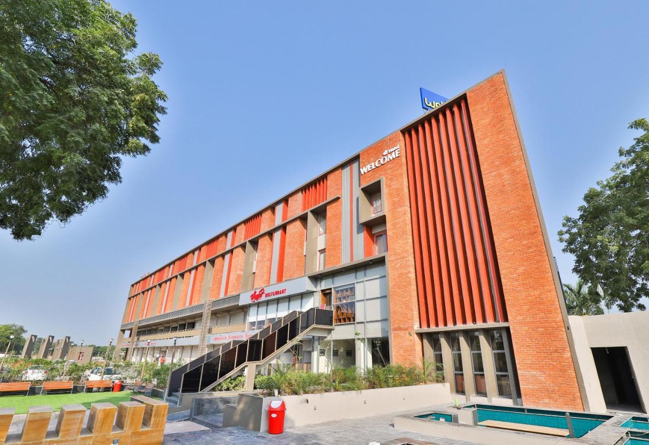 Palette - Hotel Welcome Kadi Exterior photo